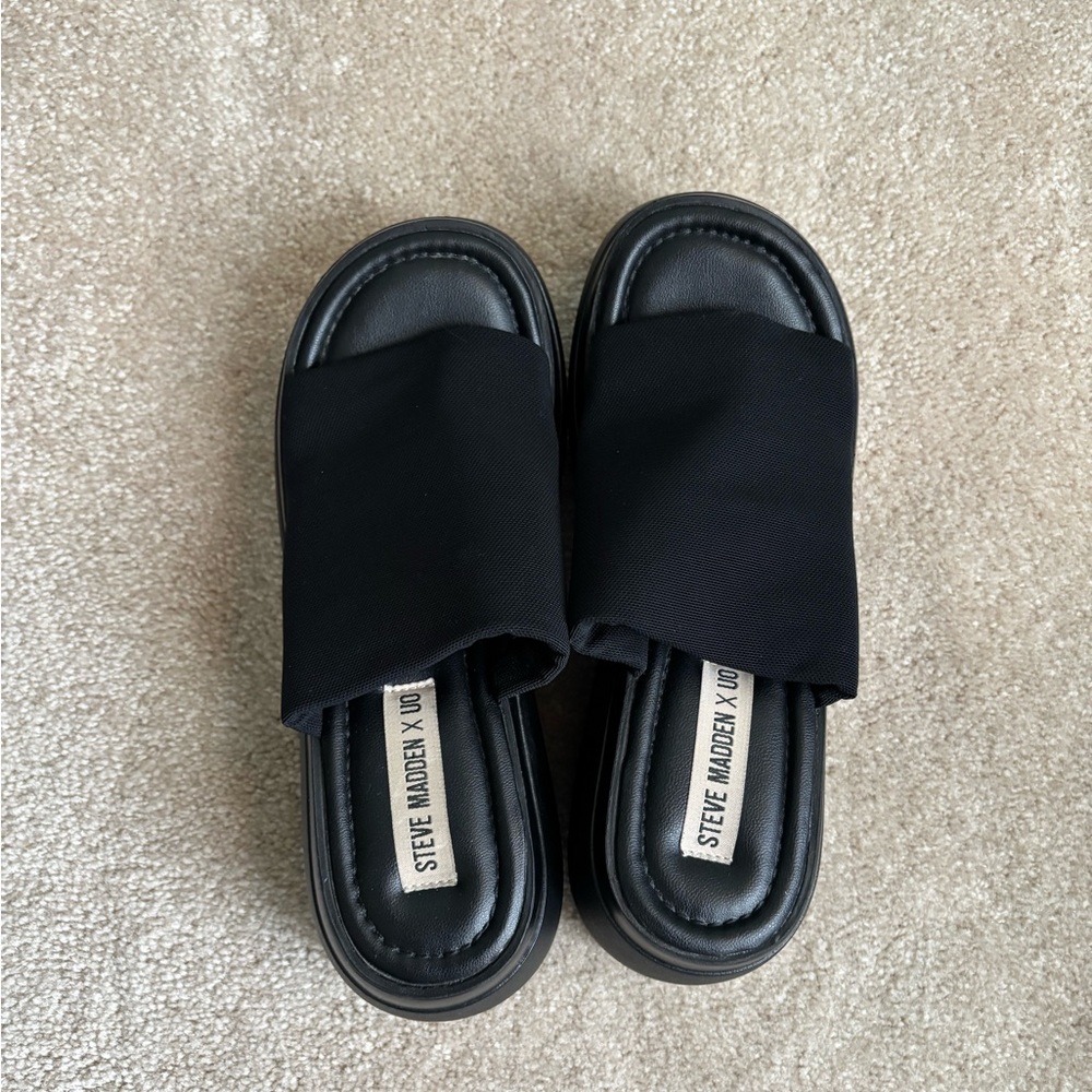 Steve Madden X Urban Outfitters Black Scrunchy Platform Sandals